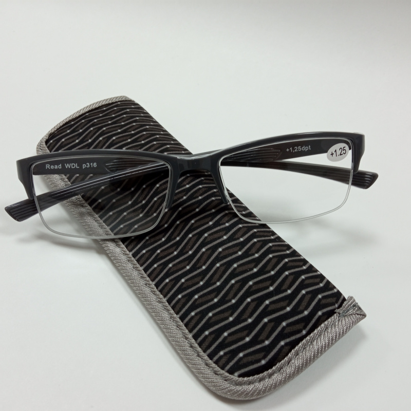 Очки корр с линзами из пластмассы в футляре Read WDL p316